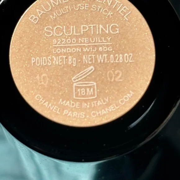 Chanel Baume Essentiel Multi-Use Glow Stick - Picture 6 of 7